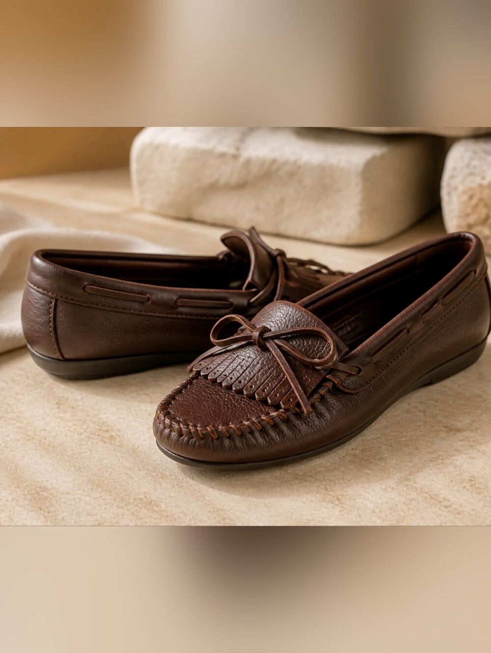 Minnetonka Women’s Moosehide Classic Moccasins - Size 7 - Dark Brown Leather